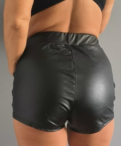 Bőr hatású nacim bugyi nélkül